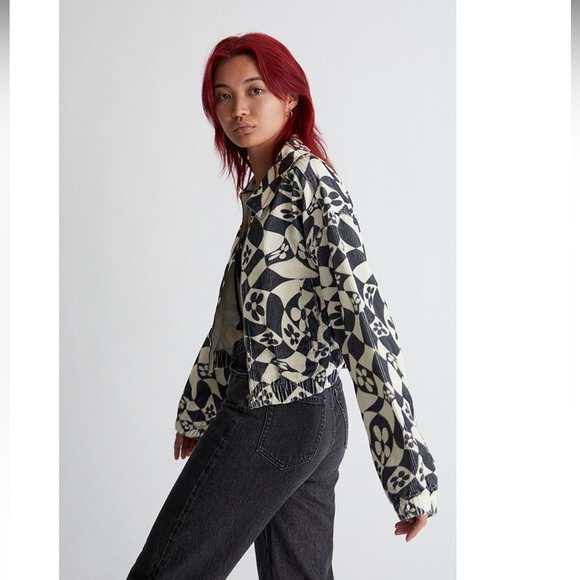 0055 PacSun Warped Floral Cropped Jacket sz M - Picture 3 of 6